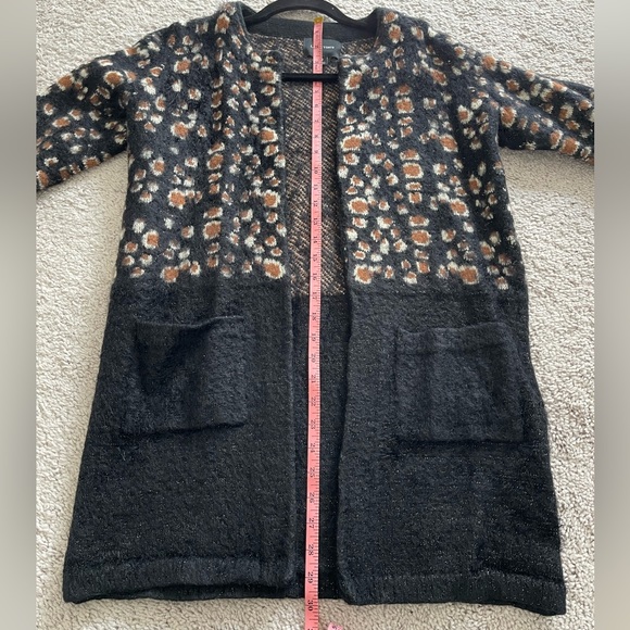 La Anthropologie La Fee Verte Feathered Leo Eyelash
Leopard Cardigan Medium - Picture 8 of 13